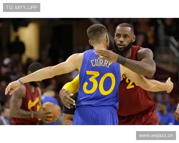 奥斯梅恩与沃特金斯：同代中锋终结效率及战术价值对比分析